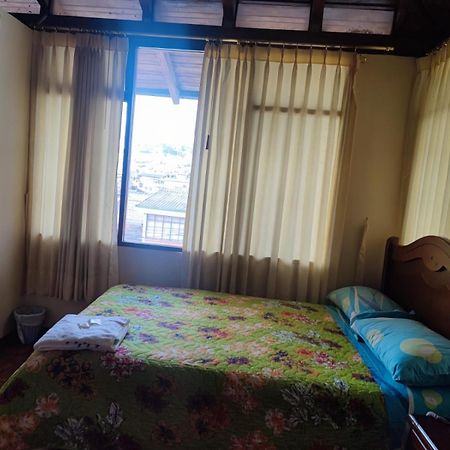 Hostal El Confort Quito Norte エクステリア 写真