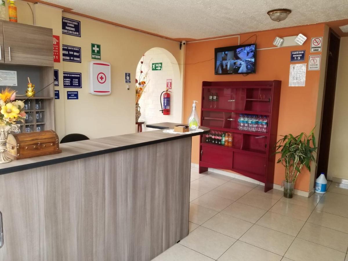 Hostal El Confort Quito Norte エクステリア 写真